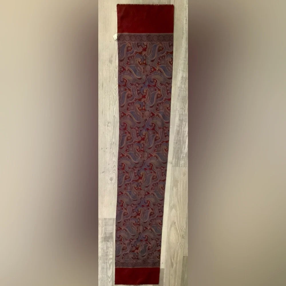 Tie Rack scarf with paisley pattern made in Italy.